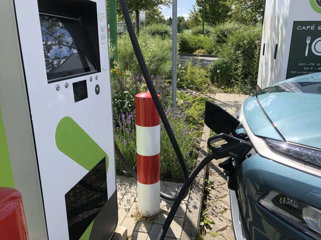 Elektroauto: Kunden wollen sie - Händler und Hersteller nicht?