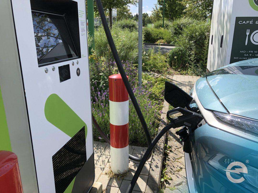 Elektroauto: Kunden wollen sie - Händler und Hersteller nicht?